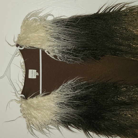 Ellison size M Open Front Faux Fur Vest - Picture 4 of 9